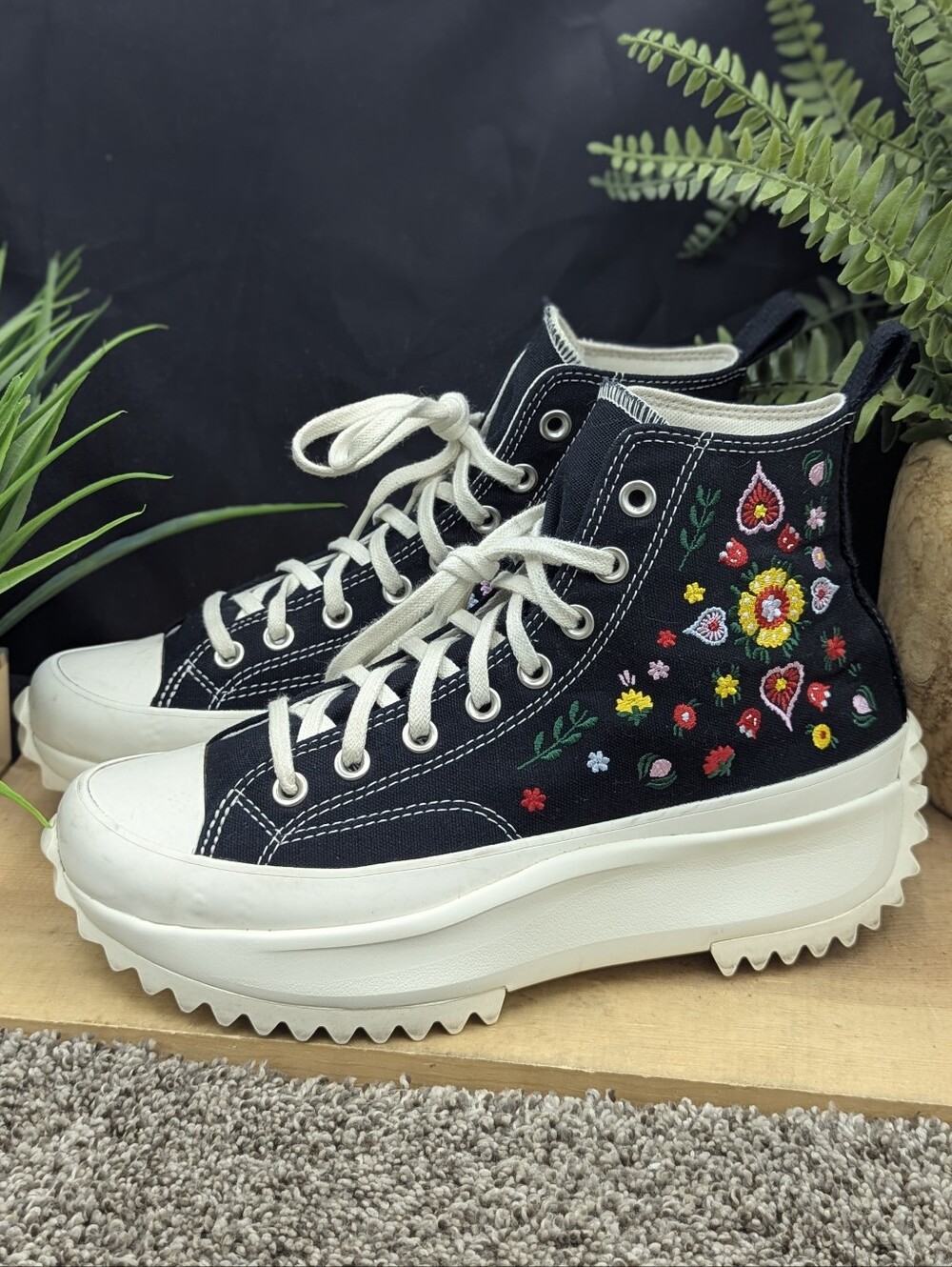 Converse Run Star Hiking Walking Women's Size 9.5 Lug Sole High Top Shoes